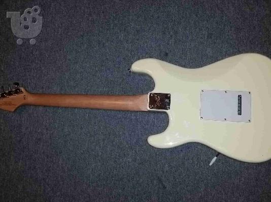 Fender Squire BULLET STRAT , λευκή